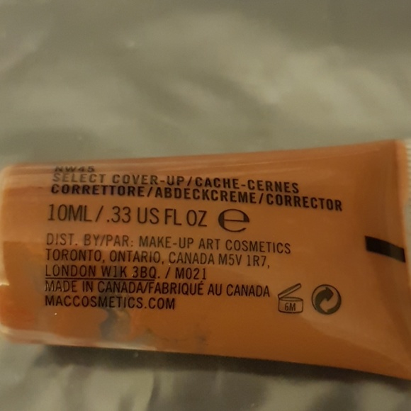 SOLD MAC Select Coverup in NW45 - Picture 2 of 3